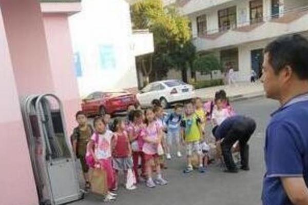 宾馆_qq叫服务是真的假的